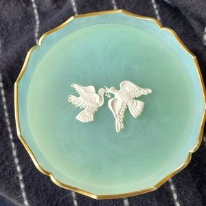 Vintage Avon Rapture Beauty Dust Container